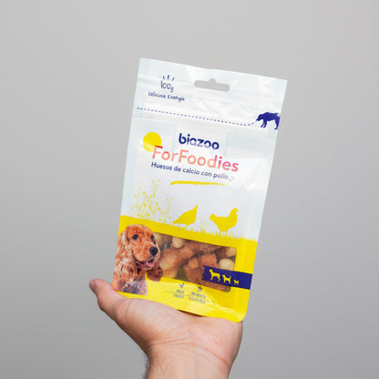 BIAZOO PERRO HUESO DE CALCIO CON POLLO 100 GRS