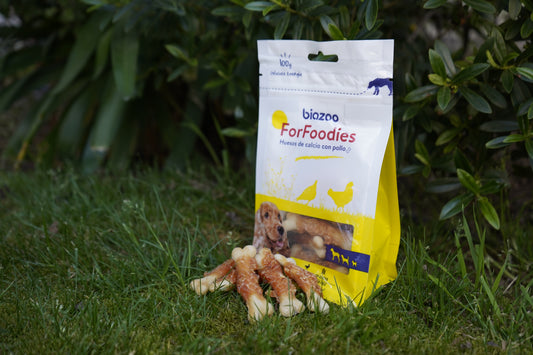 BIAZOO PERRO HUESO DE CALCIO CON POLLO 100 GRS